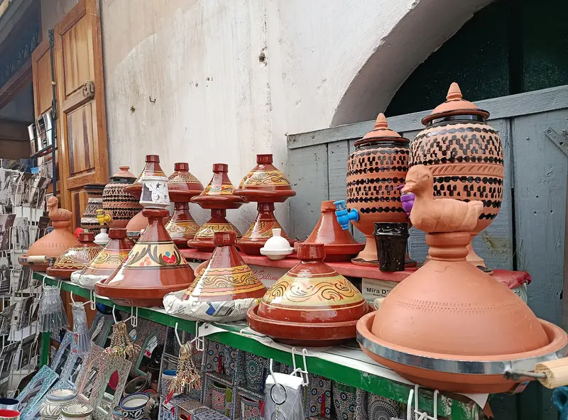 Hand-painted Moroccan ceramics in the Fes medina